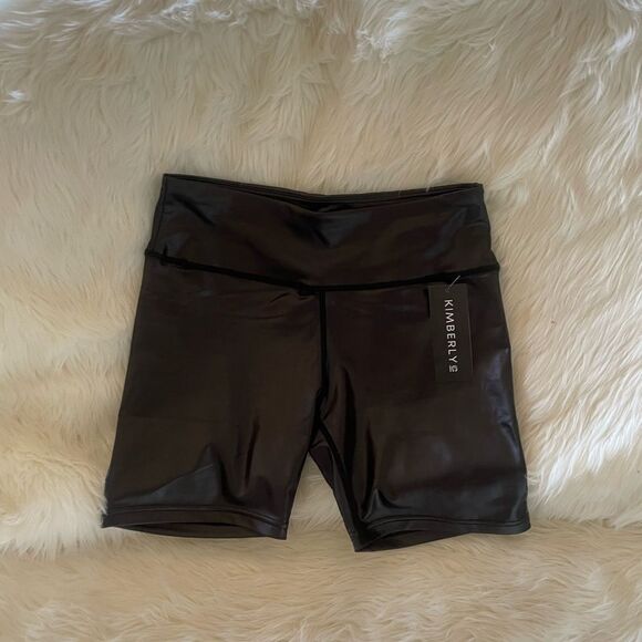 Faux leather biker shorts - Picture 3 of 3